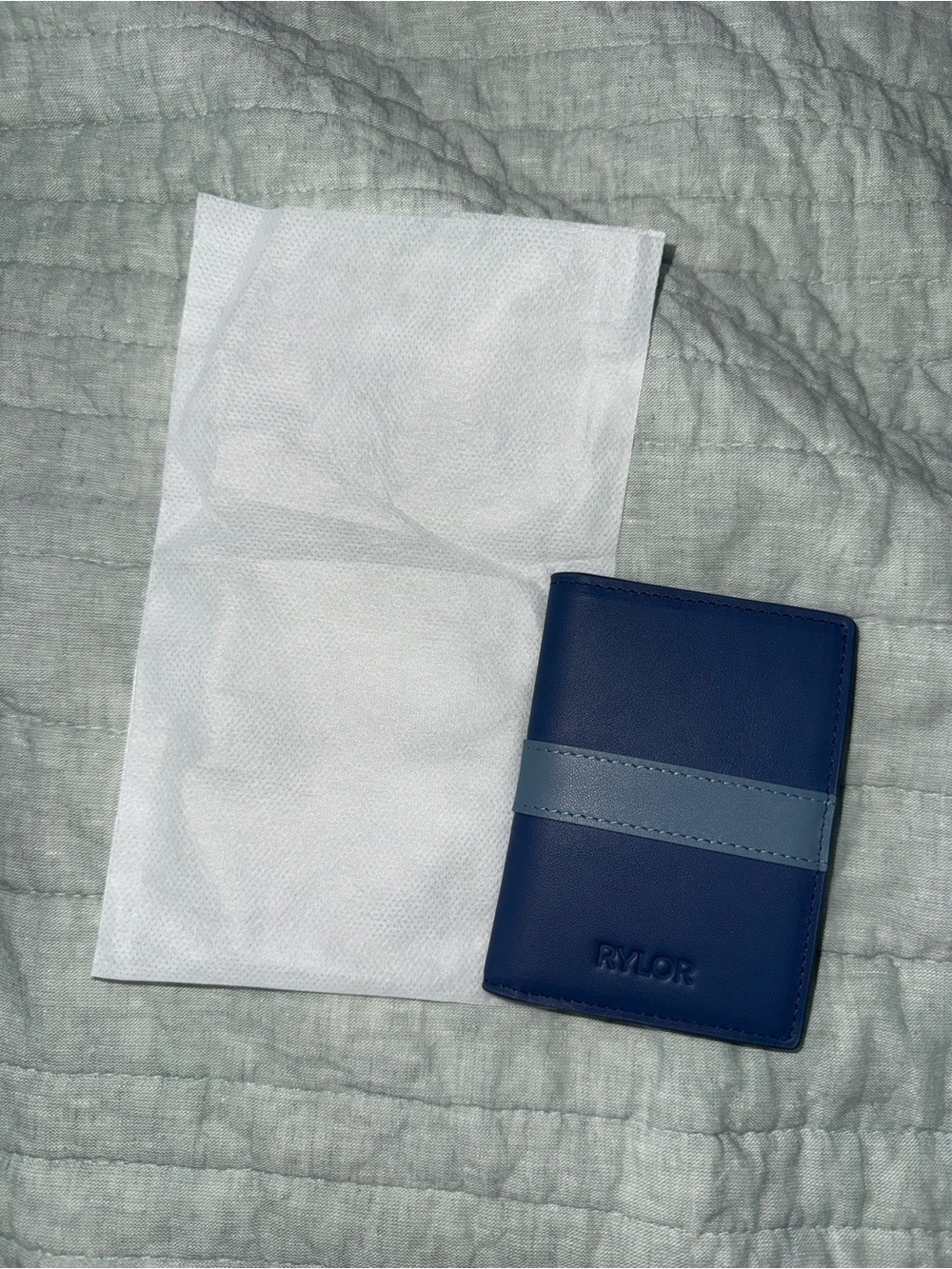 NWOT RYLOR Navy & Light Blue Card Wallet